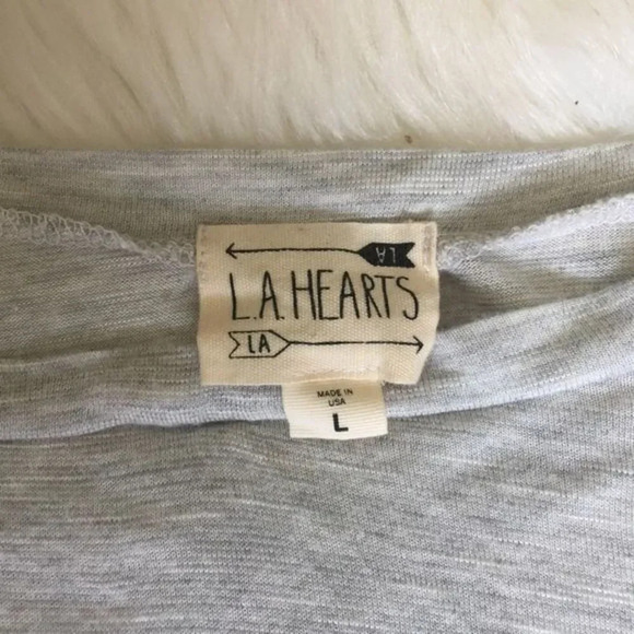 LA HEARTS | Heather Gray Side Slit High Low Large - Picture 8 of 8